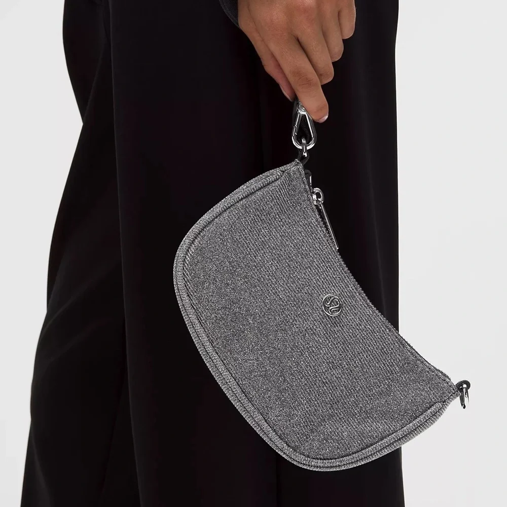 lululemon City Essentials Mini Shoulder Bag 1L Glitter - silver/gray - Picture 15 of 16